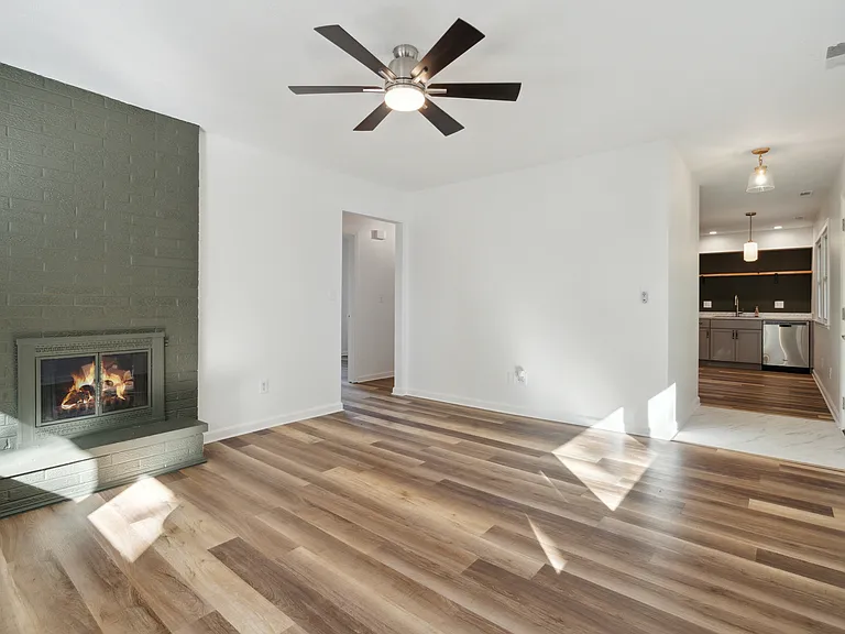 706 14th Ave — Photo 4