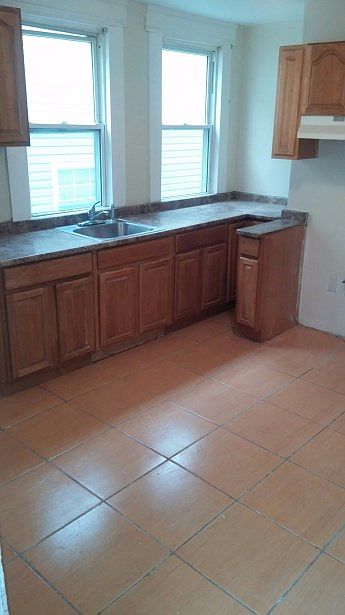 2nd image of 9 N 6th St #3