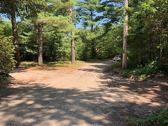 4th image of 11 Snowberry Ln