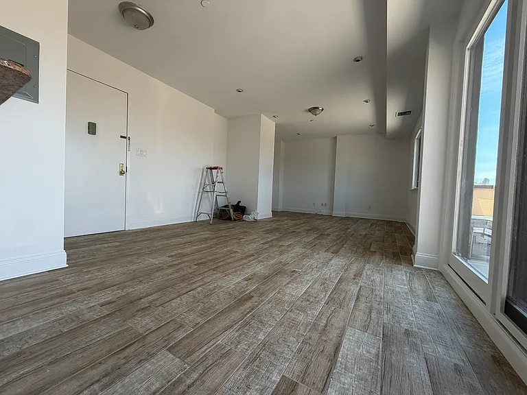900 Lenox Rd #5F — Photo 2