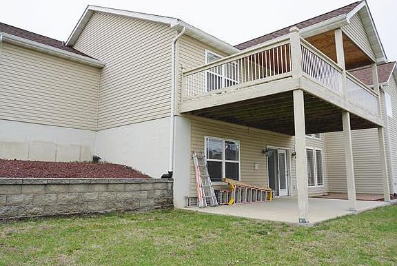 2nd image of 1920 Crimson Oak Dr