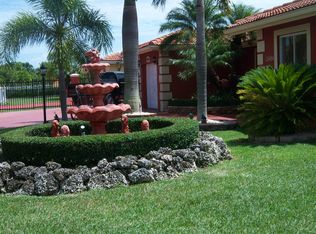 12484 SW 220th St, Miami, FL 33170