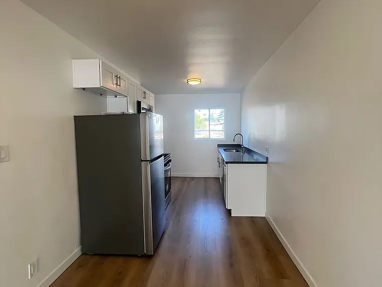 924 N Kingsley Dr — Photo 16
