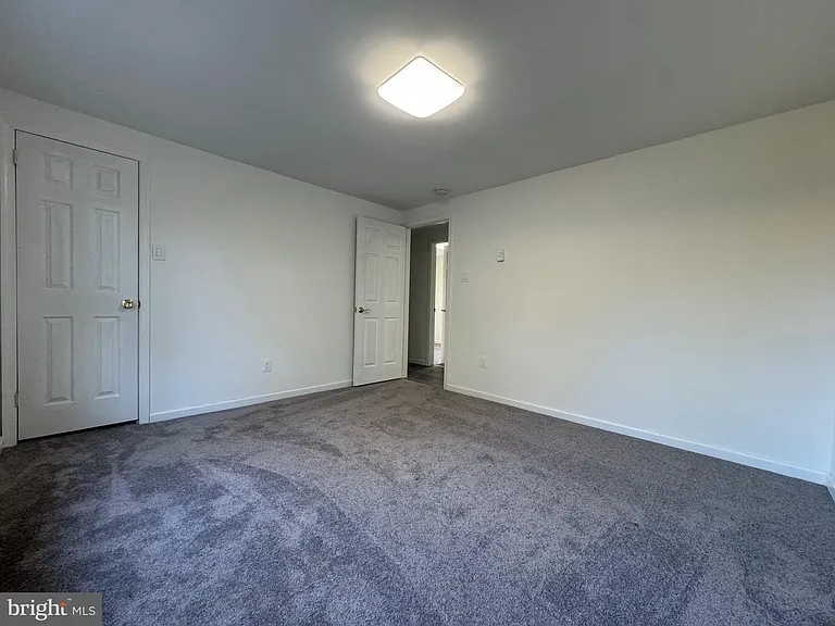 7507 Broad St — Photo 8