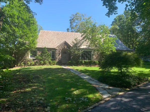 725 Hulton Rd, Oakmont, PA 15139