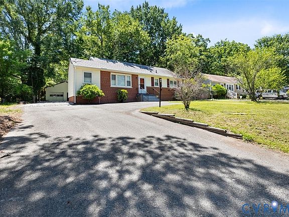 2nd image of 1215 Starling Dr