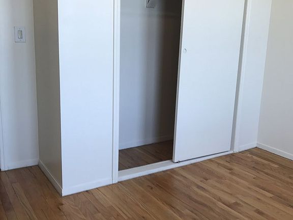 2nd image of 2542 43rd St APT 18