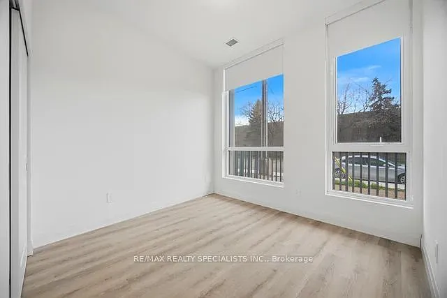 1333 Weber St E #103 — Photo 27