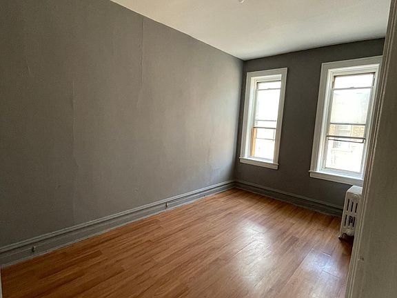 5th image of 242 Lexington Ave APT 6