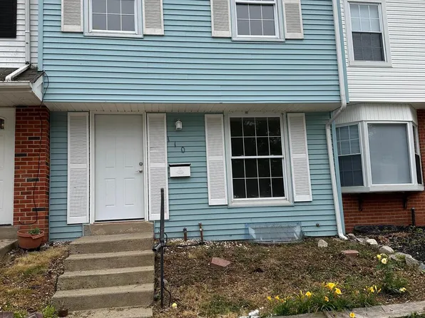 110 Hopkins Ct, Newark, DE 19713