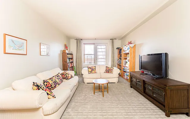 Sold by Re/Max In The City | media 23