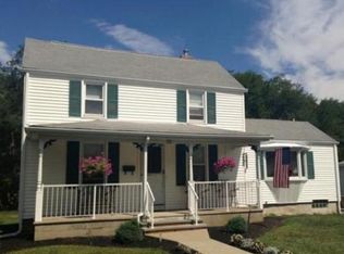 22 Hathaway Rd, Dartmouth, MA 02747