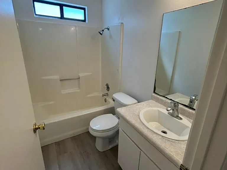 1136 W Damron Ave — Photo 13