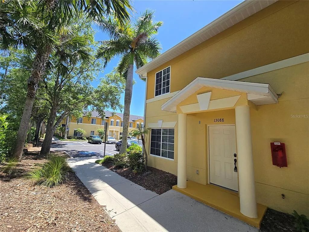 3 bed, 2.5 bath, 1500 sqft, $1,800 — Photo 1