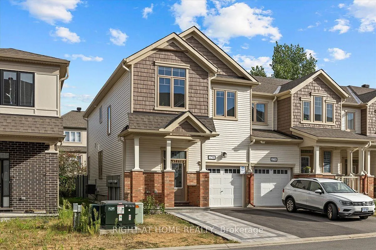 4 bed, $2,799 — Photo 2