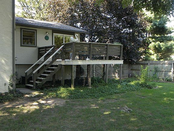 4th image of 273 White Swan Ct