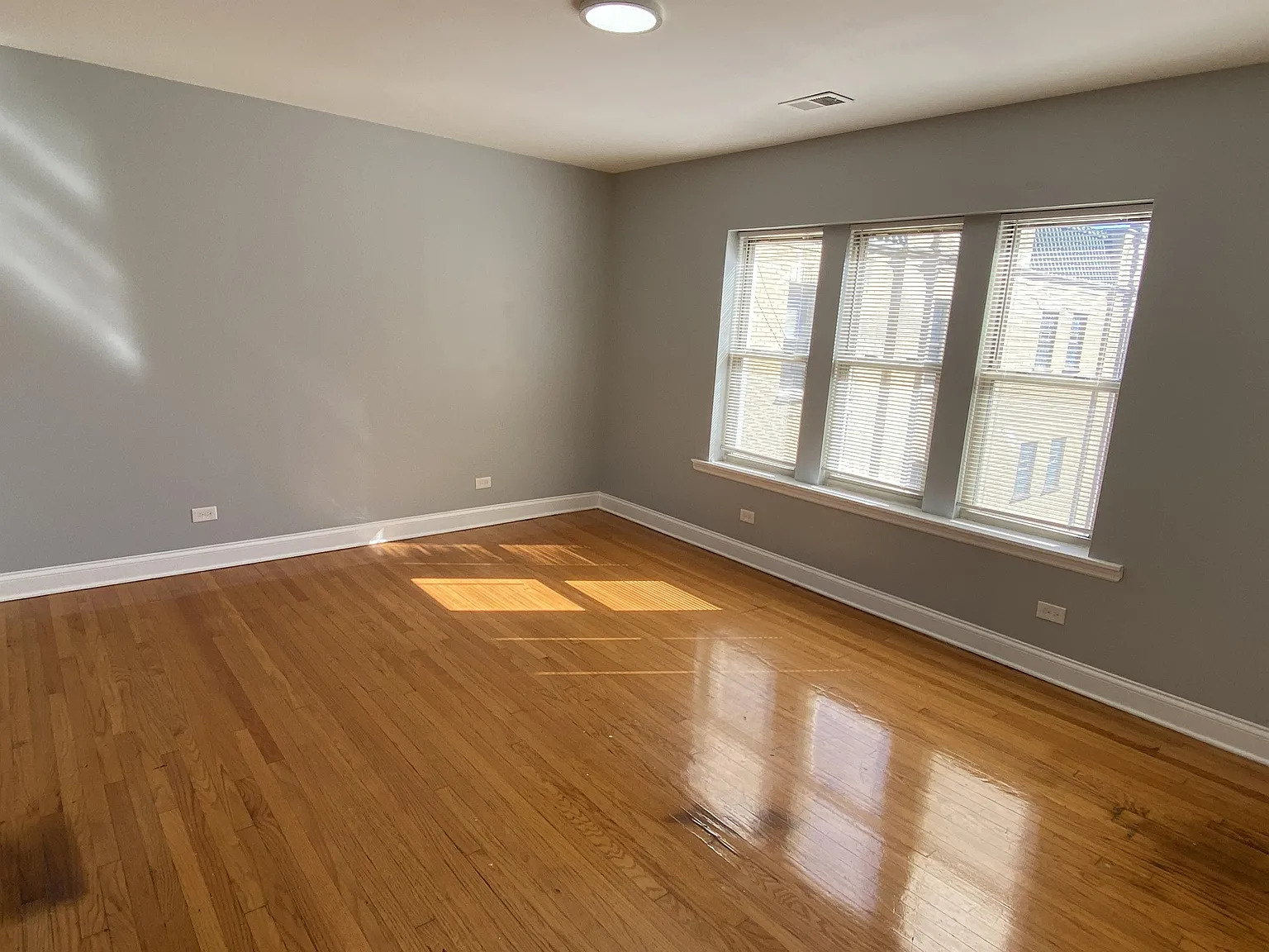 Emerald Apartments — Photo 3