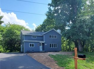 7402 Canal Rd, Lockport, NY 14094