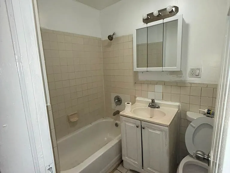 544 Grove St #2 — Photo 6