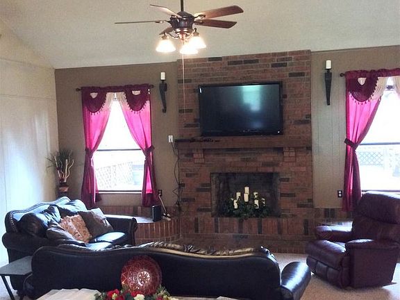 3rd image of 1016 N Nellius St