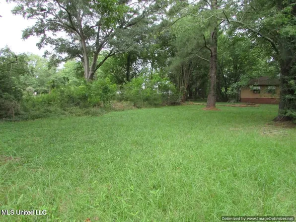 338 S Monroe St #6, Canton, MS 39046