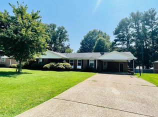 28 Coatsland Dr, Jackson, TN 38301