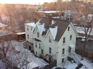 98 Pine St, Swampscott, MA 01907