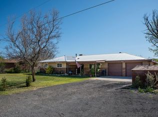 14 Kennedy Dr, Los Lunas, NM 87031