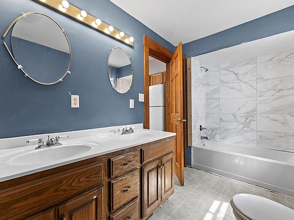 5th image of 1016 E Vine STREET