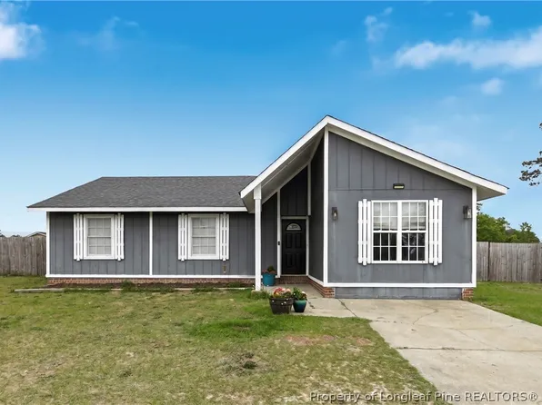 6300 Bretton Woods Dr, Hope Mills, NC 28348
