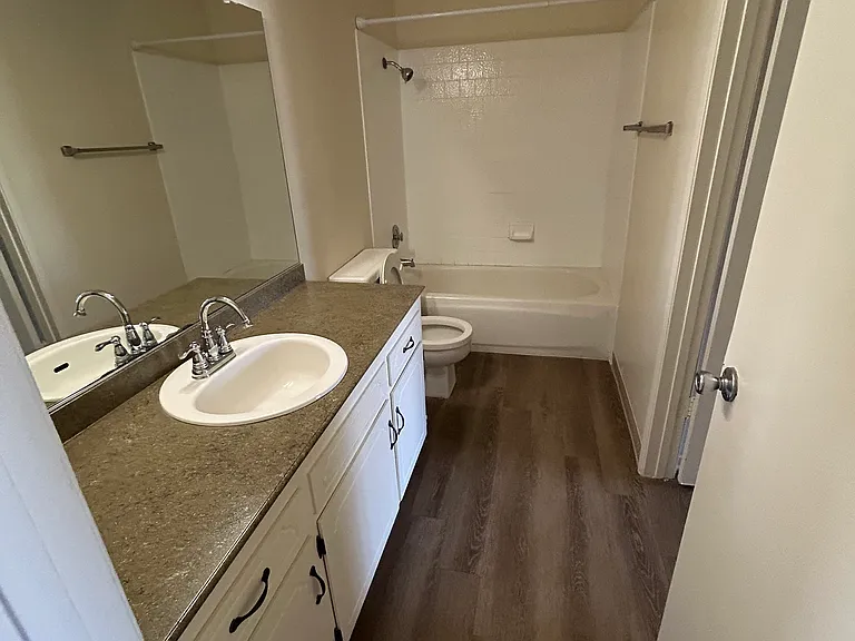 Park Place Apartments — Photo 13