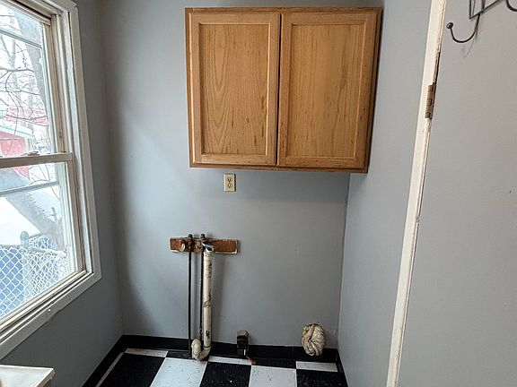 3rd image of 320 Apple St APT 1