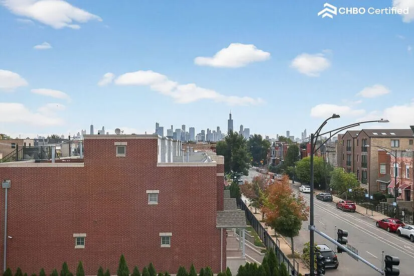 Furnished Condo Near Downtown Chicago — Photo 3