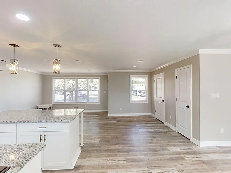 1022 Oakdale Rd — Photo 8