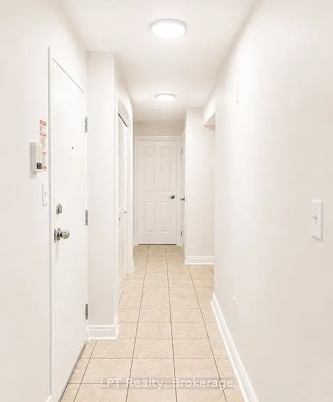 208 Centre St S #201 — Photo 3
