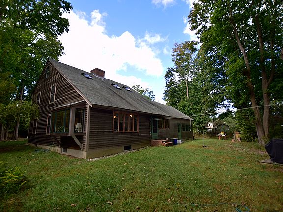 2nd image of 5 Maple Ave