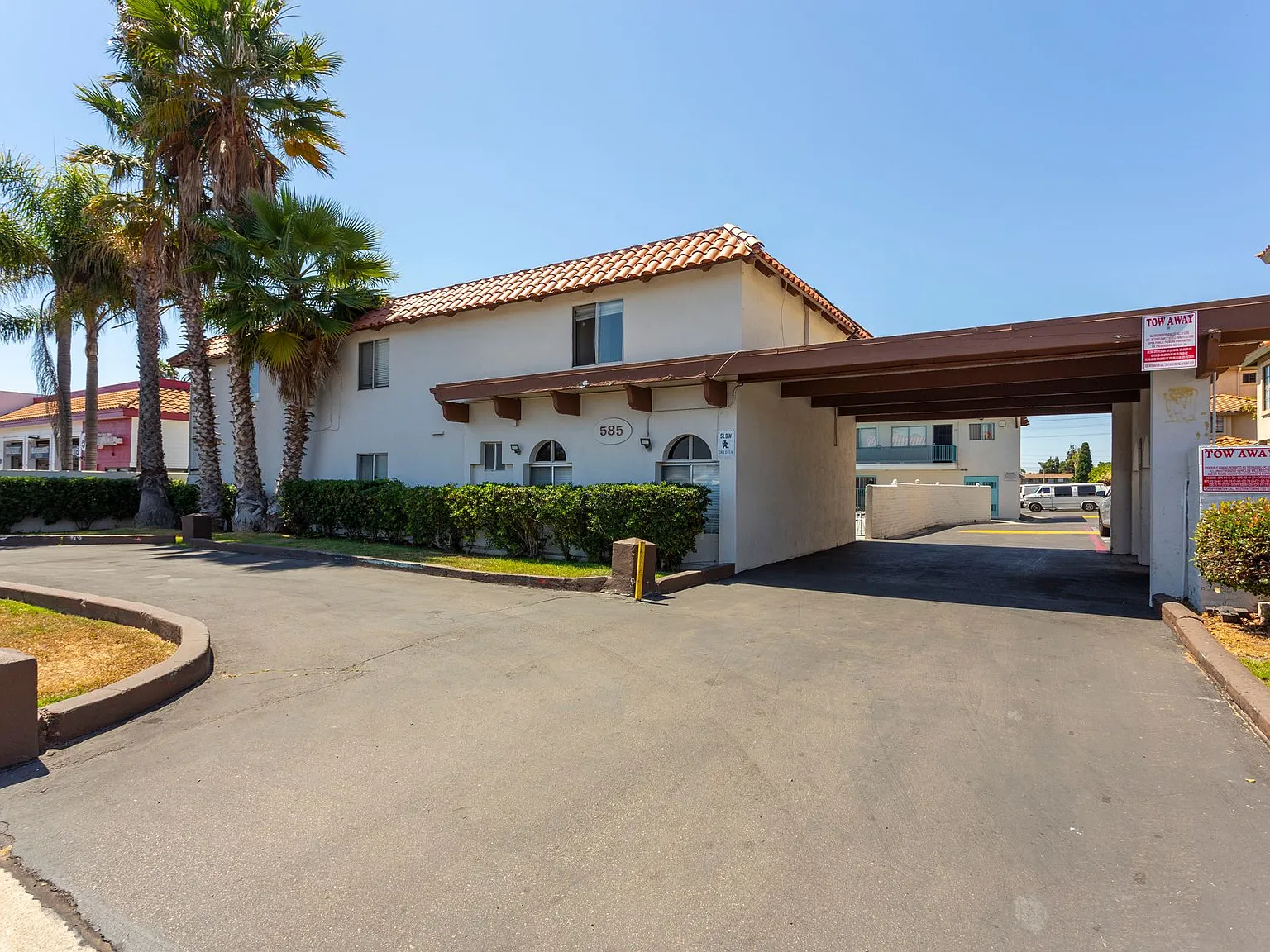 Paloma Apartments — Photo 2
