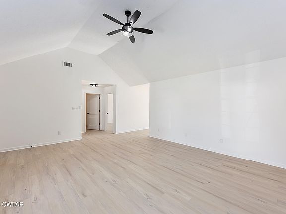 5th image of 332 Reed Cir
