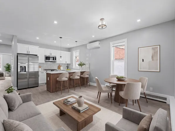651 Saint Lawrence Avenue image 1 of 17