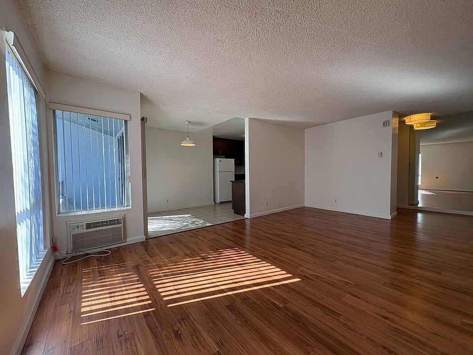 1st image of 8061 Romaine St APT 101