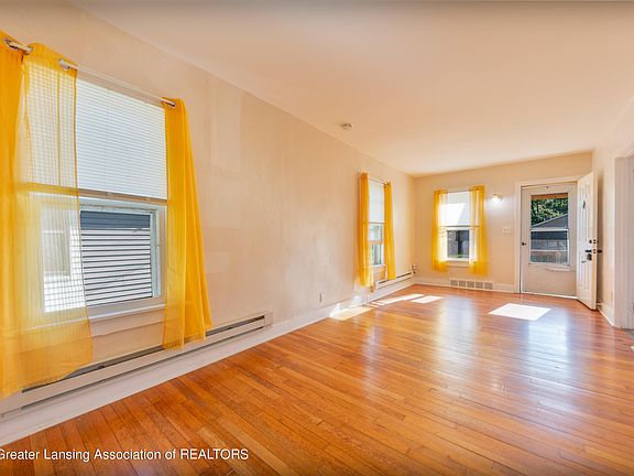 4th image of 428 S Magnolia Ave