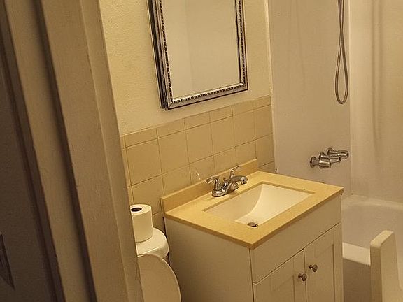5th image of 3747 Amboy Rd APT 1A