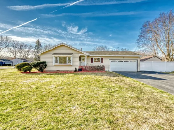 104 Mariposa Dr, Rochester, NY 14624