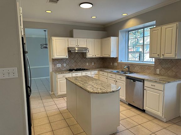 3rd image of 12604 Oro Valley Cv