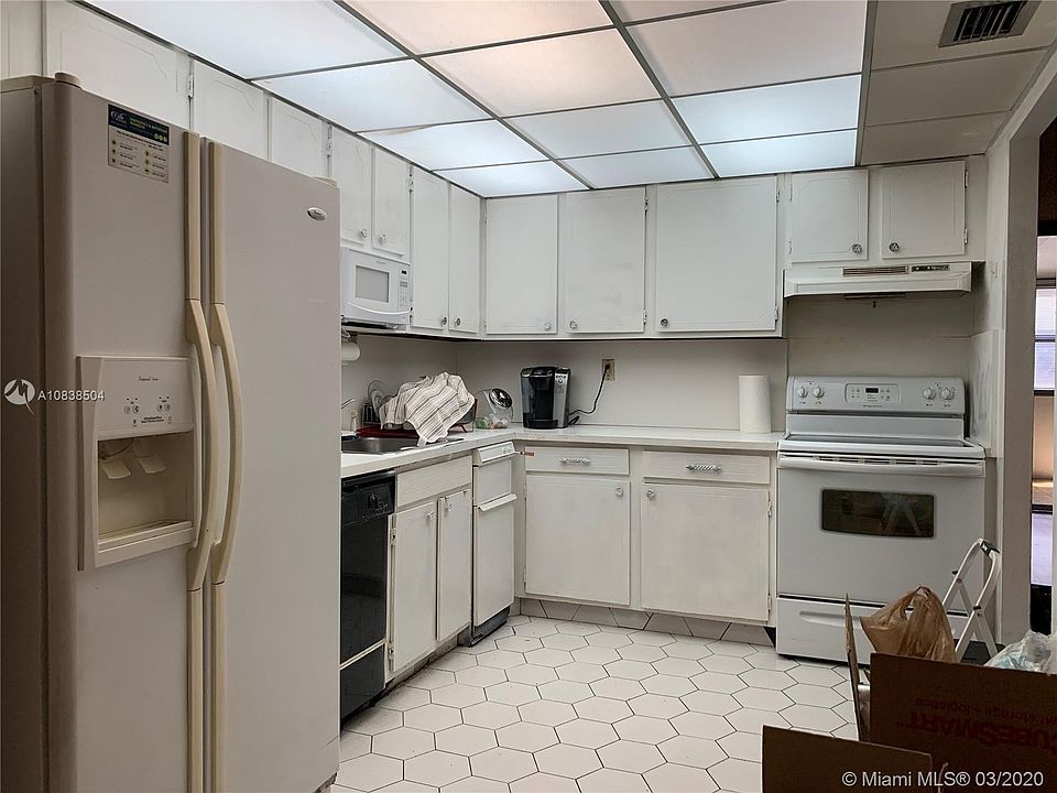 1st image of 20341 NE 30th Ave APT 102-6