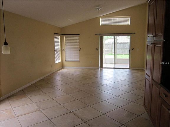 5th image of 13527 Emeraldview Dr