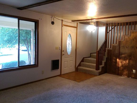 4th image of 11105 NE Conifer Dr