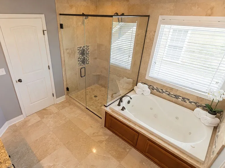 505 Capstone Dr — Photo 4