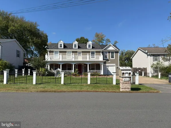 8108 Maplewood Dr, Manassas, VA 20111