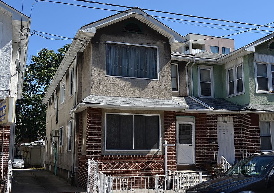 1st image of 1649 E 19th St